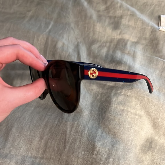 Gucci large sunglasses - Picture 6 of 8
